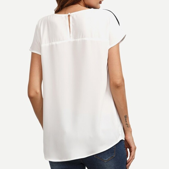 Color block Top with Button Closure - Picture 3 of 5